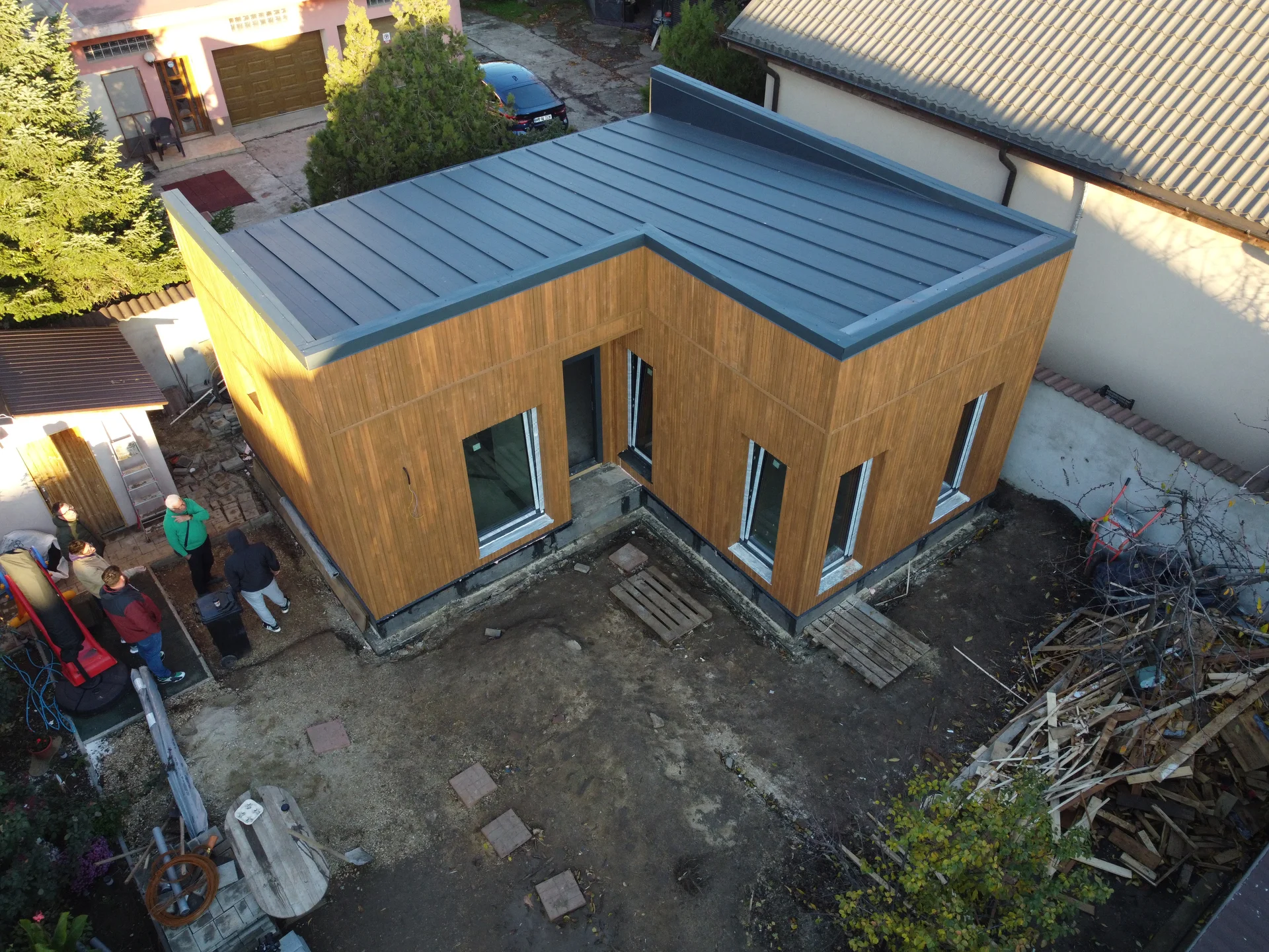 Casă modernă din panouri SIP finalizată - vedere aeriană